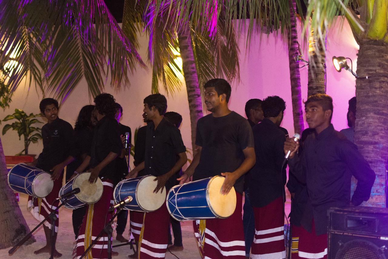 Araamu Holidays y spa Dhiffushi Exterior foto